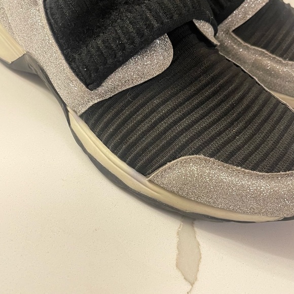 Chanel glitter sneakers - Picture 10 of 10